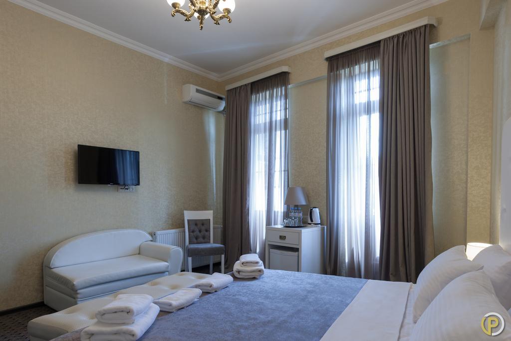 Hotel Piazza Tbilisi Ngoại thất bức ảnh
