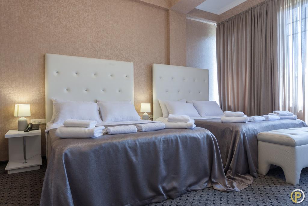 Hotel Piazza Tbilisi Ngoại thất bức ảnh